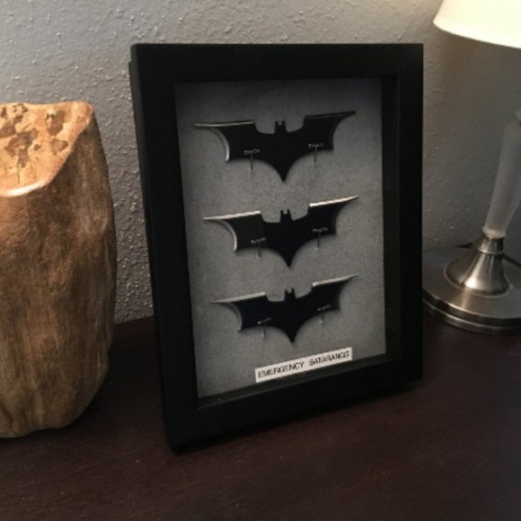 Batman Emergency Batarangs Wall Mount Display